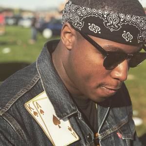 Meet your Posher, Damari